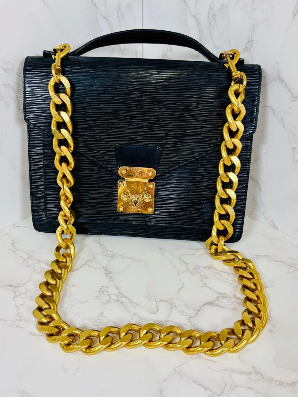 A-1CS-2A: LOUIS VUITTON Leather Epi Concorde Handbag w/FREE Unbranded Chain, EUC