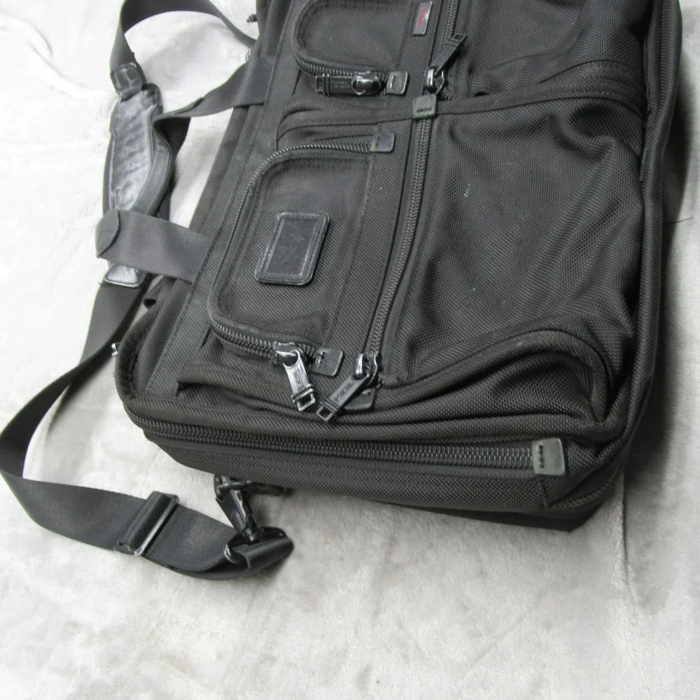 Tumi daily size