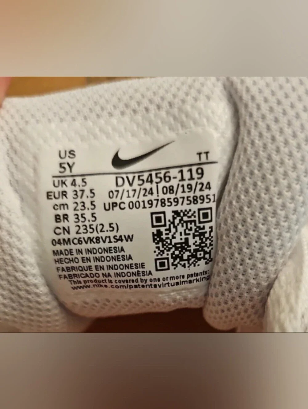 Nike clean white