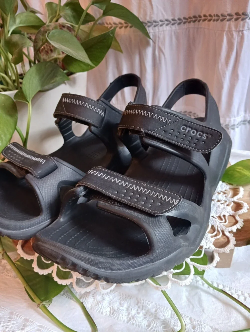 Ionic Comfort Crocs Men 11 Black Velcro Straps Good Condition Soles And Footbed