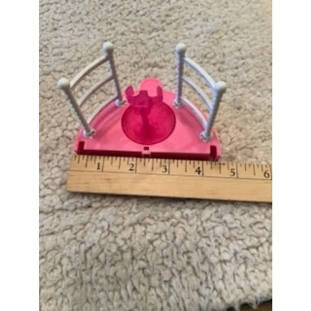 Barbie Pet Show Obstacle Course Ring Accessory Pink &‎ White