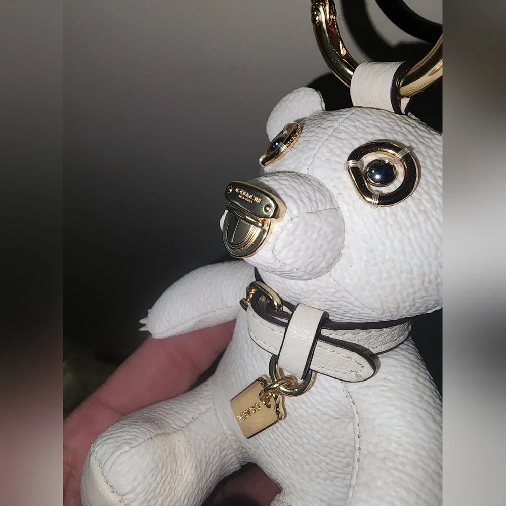 Coach signature white