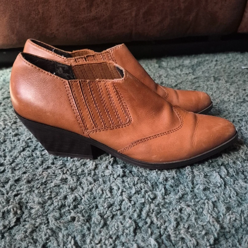 Reba Women's Tan Leather Galoon Ankle Boots 6.5M
