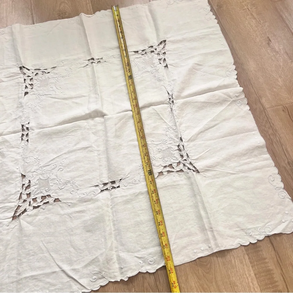 Vintage 1940's White Cutwork &‎ Embroidered Linen Ornate Tablecloth Square 32.5”