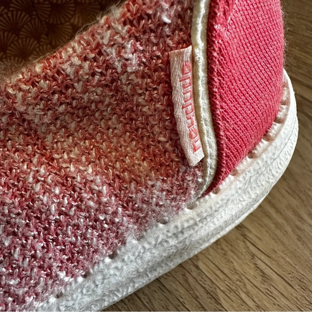 Hey Dude Wendy Stretch Coral Pink Knit Slip-On Shoes Lightweight Casual Size 12