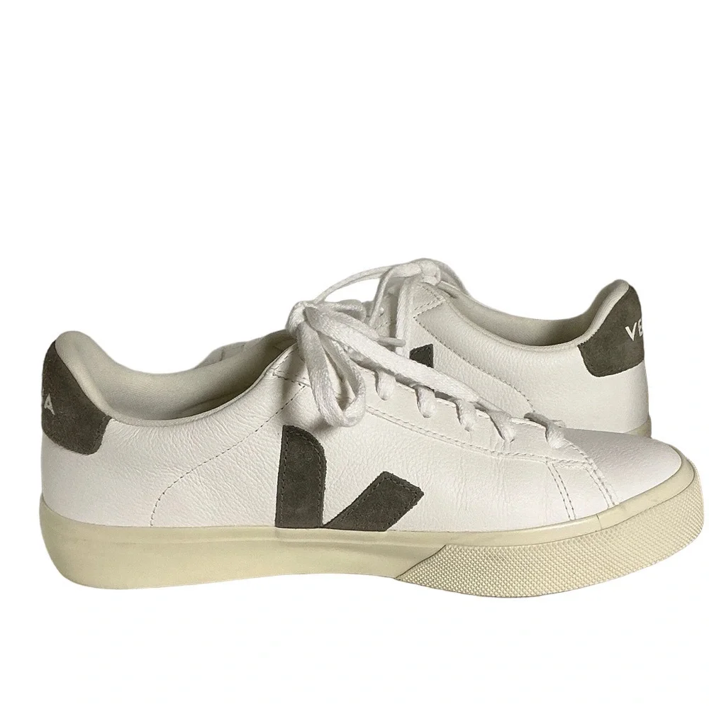 Veja classic minimalist