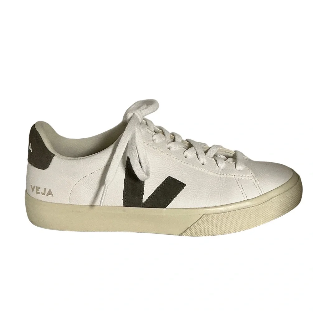 Veja classic minimalist