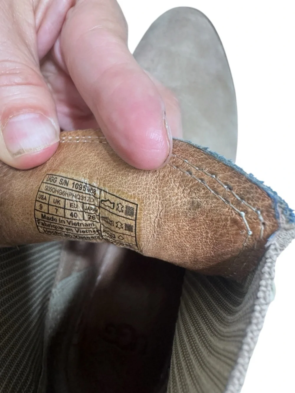 UGG classic chelsea