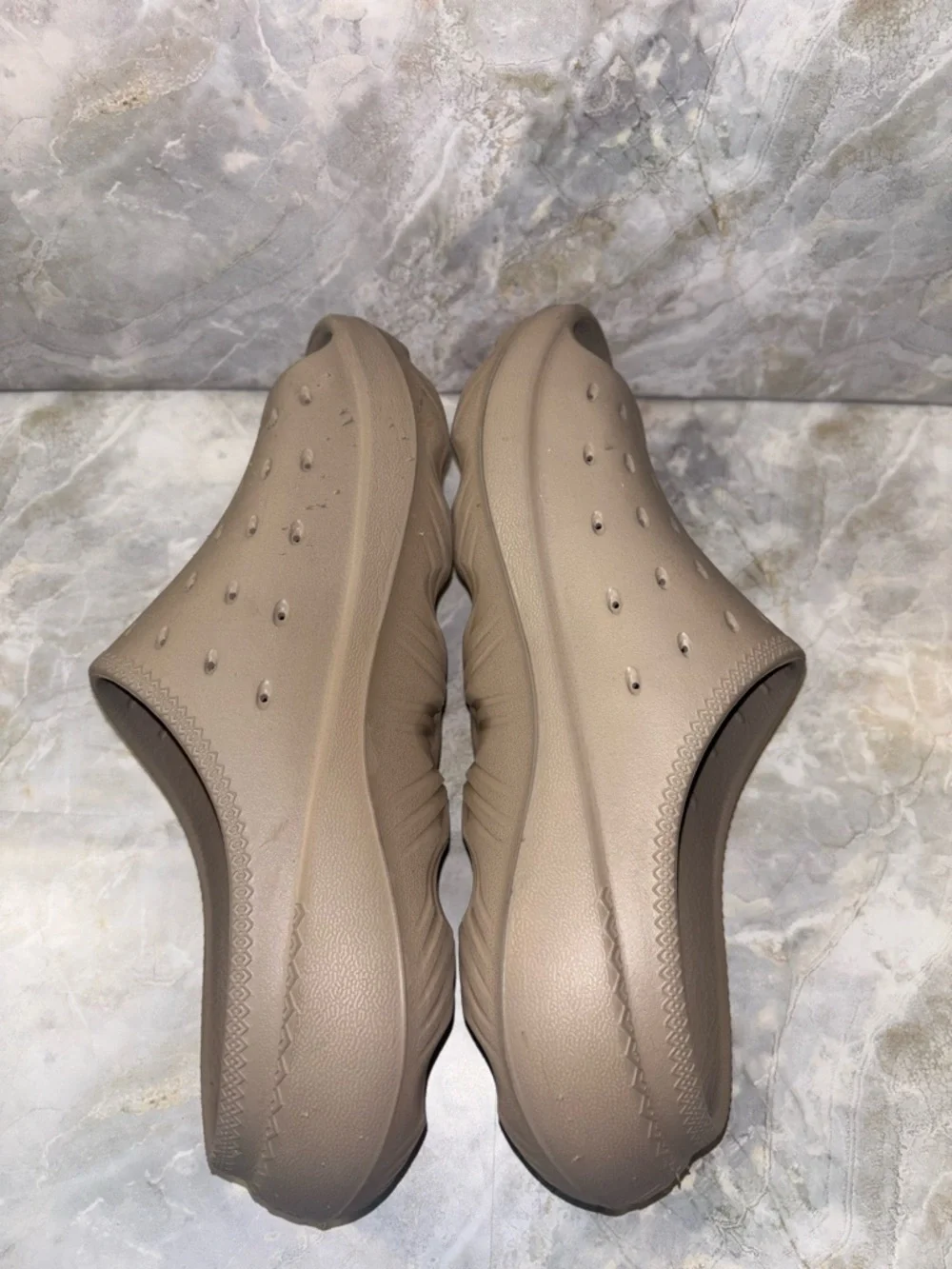 UGG lightweight slip