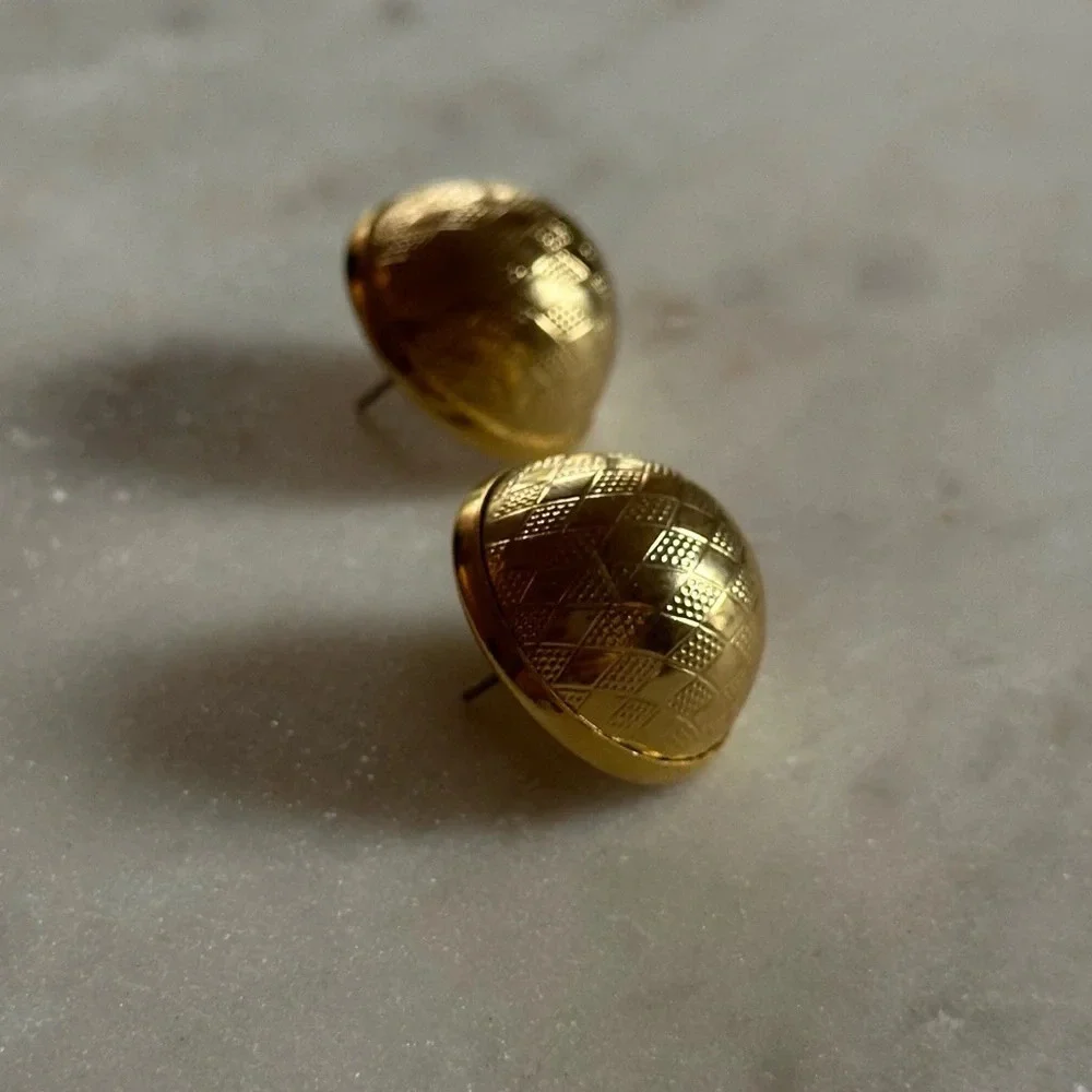 Vintage gold tone