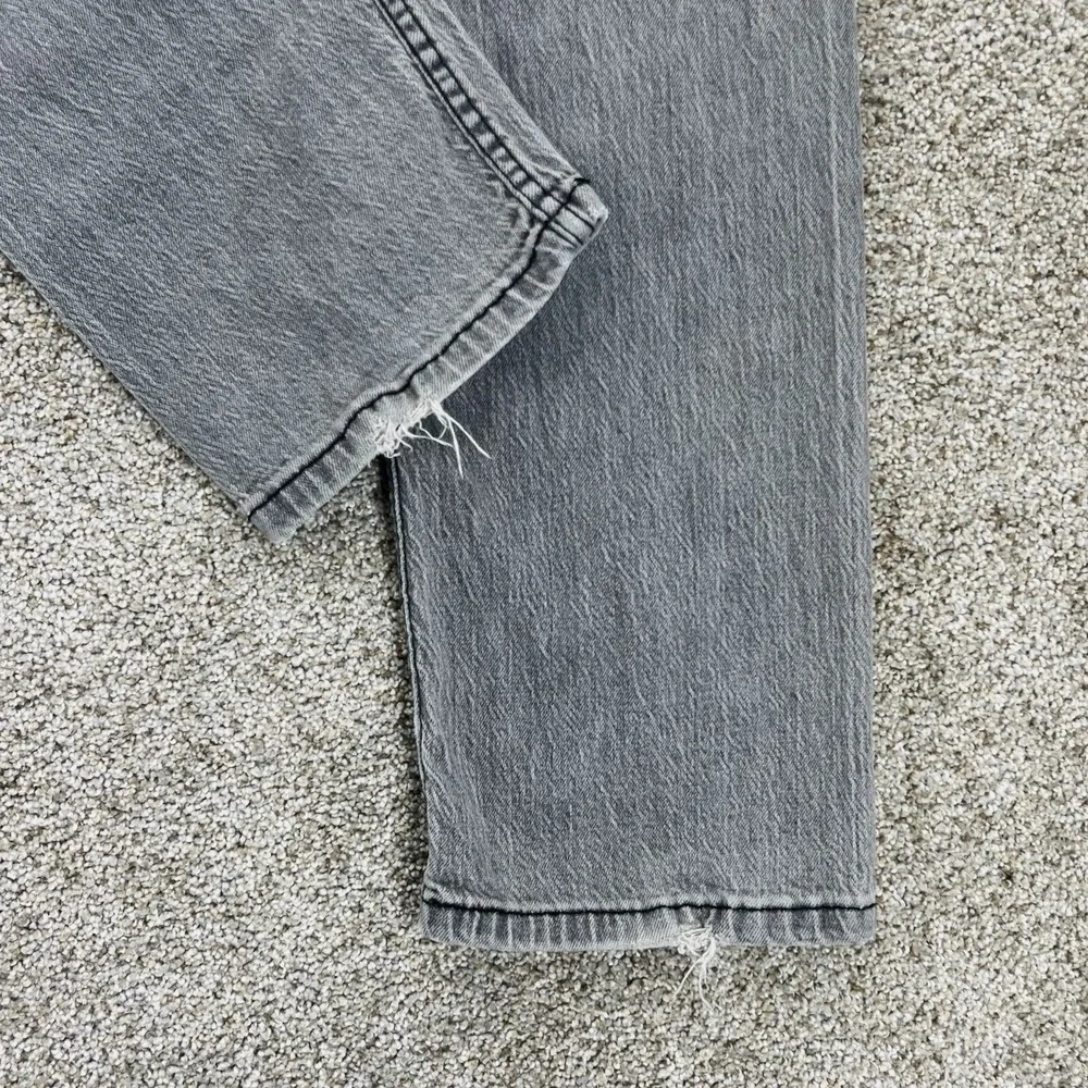 Levis shipping fast 30x31