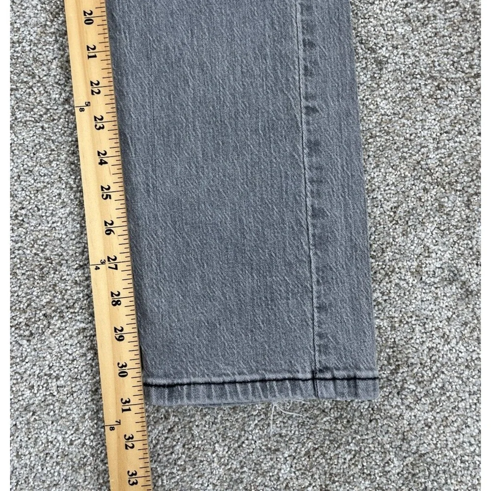 Levis 30x32 style heel