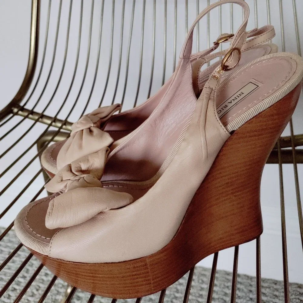 NIB $650 Nina Ricci leather‎ platform sandals. Size IT 37 US 6