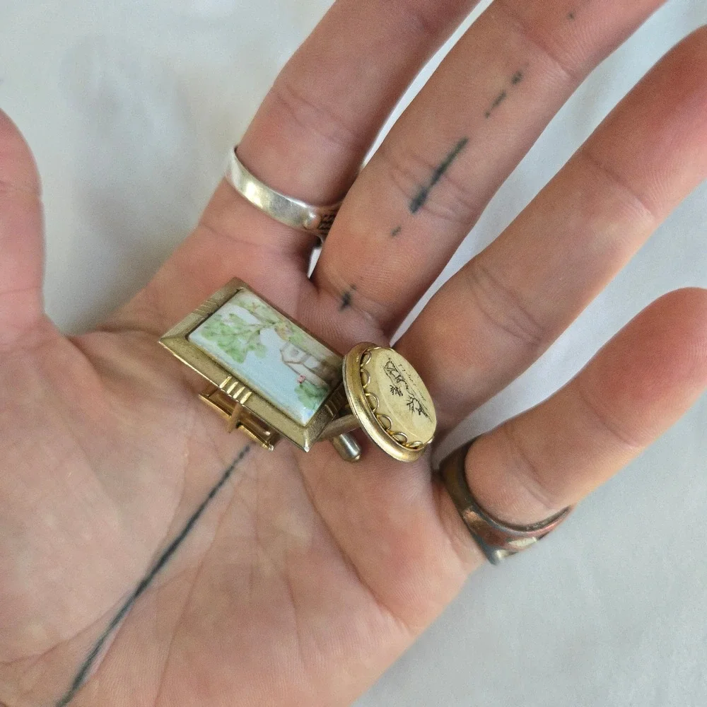 VTG Cottage Deer Mismatched Cufflinks Gold Hand Painted Mens OS Mixed Unbranded