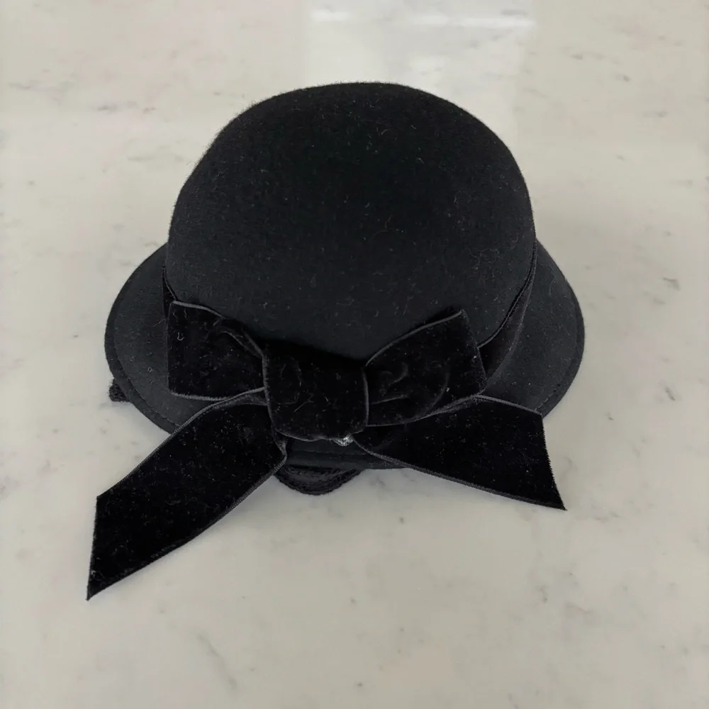 Carole Amper Black‎ Velvet Hat