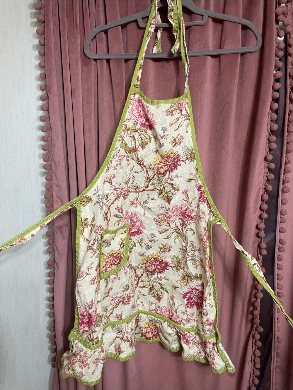 Williams Sonoma Floral Ruffled Apron with Green Trim