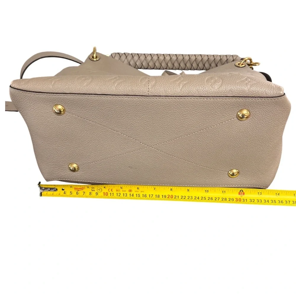 Louis Vuitton Maida Hobo MM Empreinte Leather Tourterelle (Turtle Dove/Taupe)