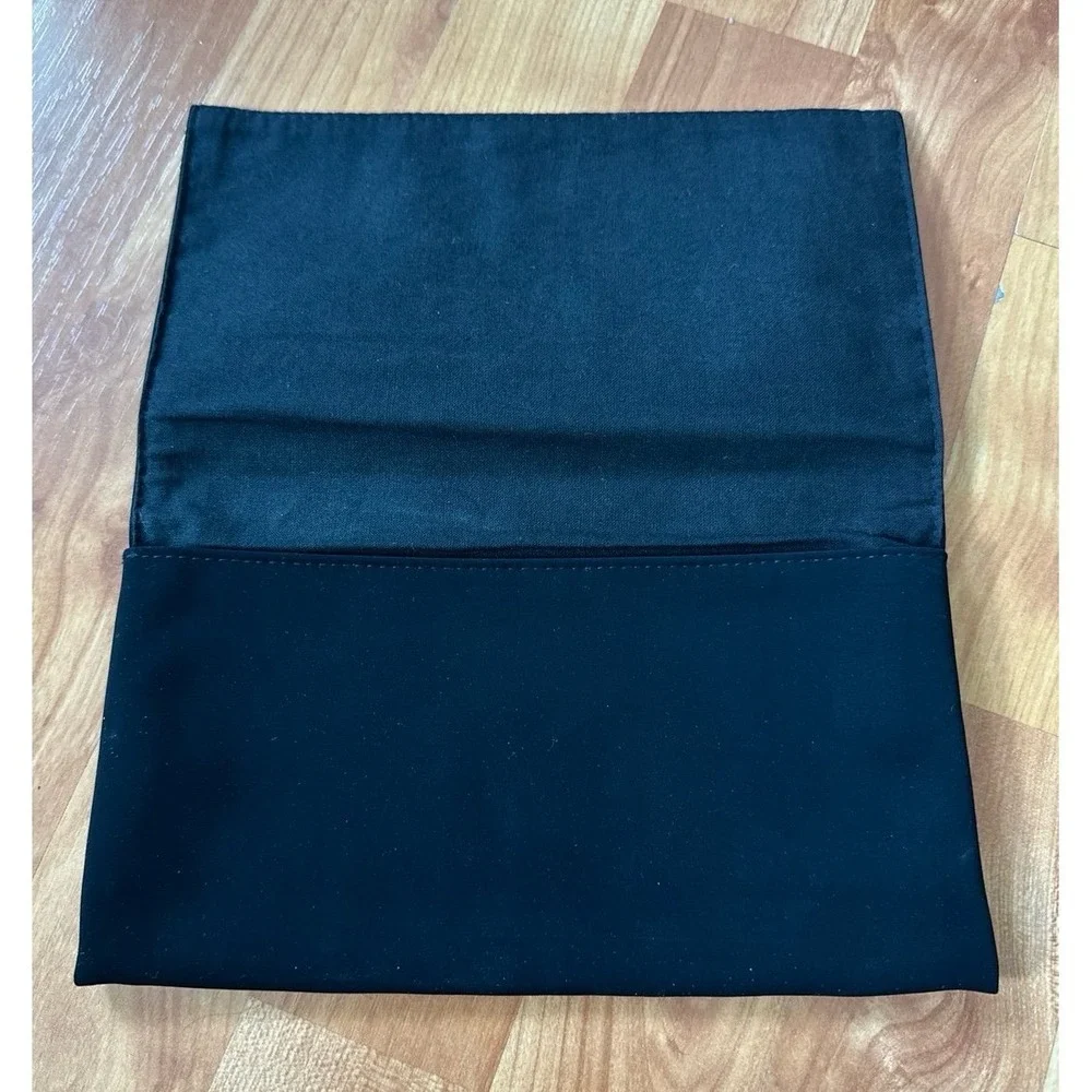 CHANEL empty wallet
