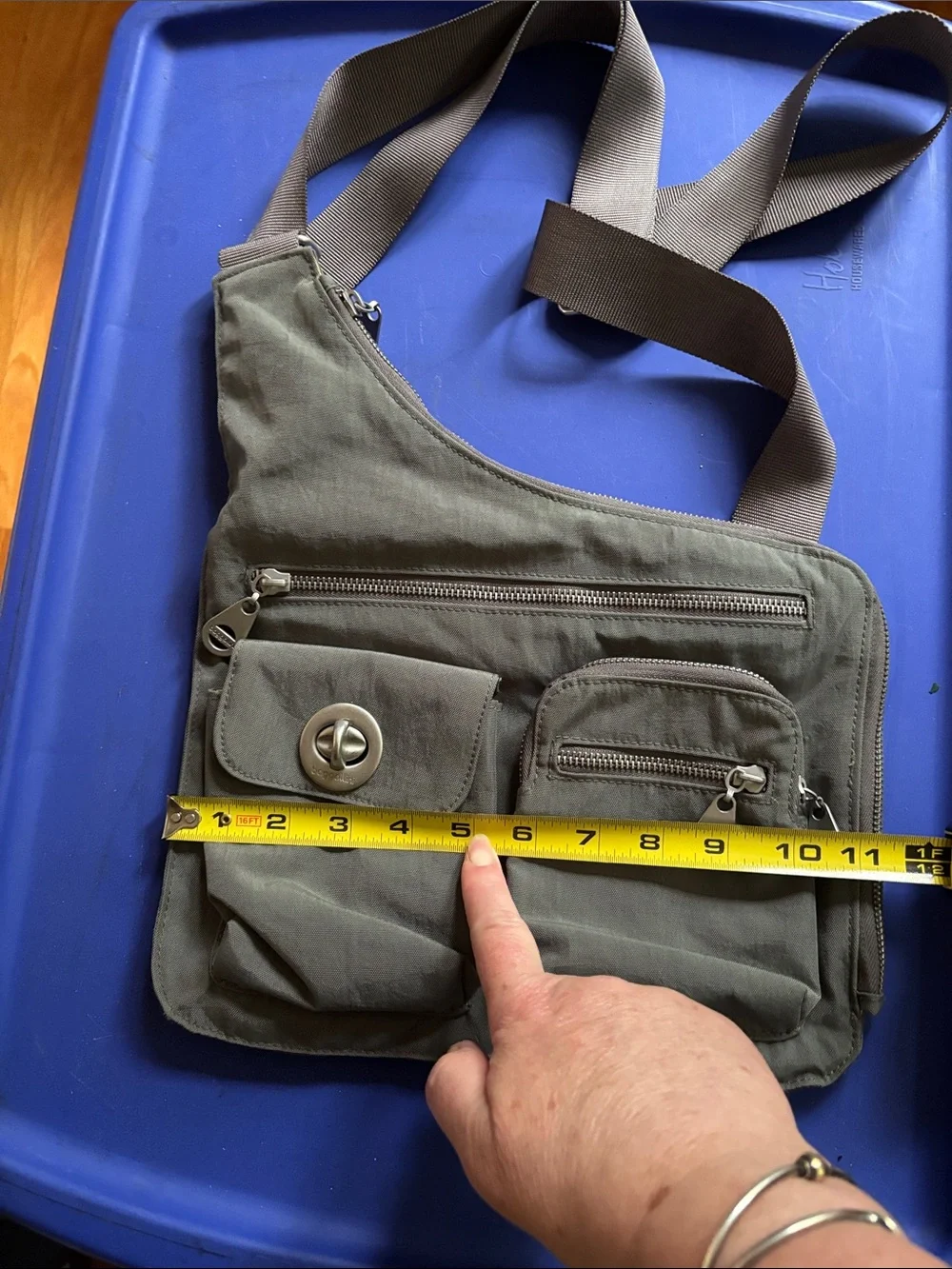 Baggallini Sydney Olive Crossbody Shoulder Bag - Multi-Pocket Everyday Sling
