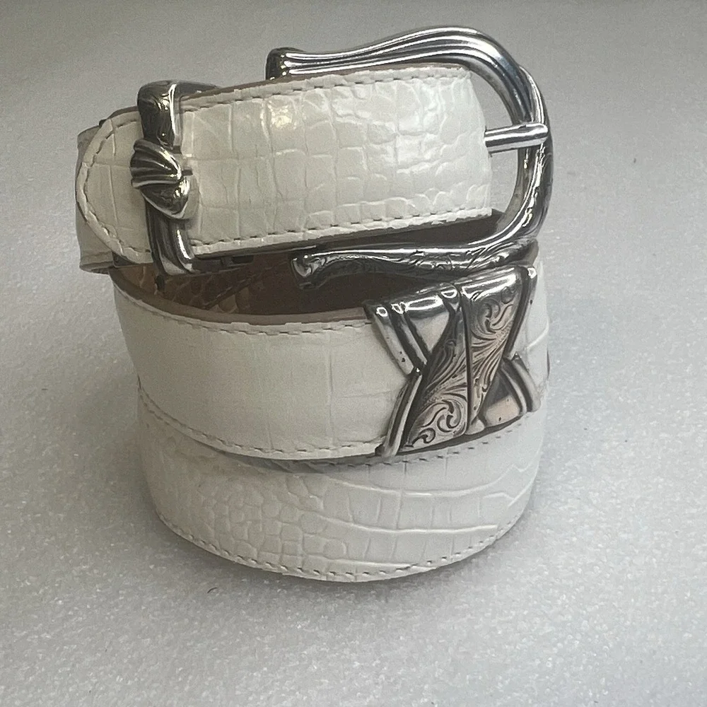 Brighton Leather Croc Embossed White/Beige Belt Ornate Silver Buckle Reversible