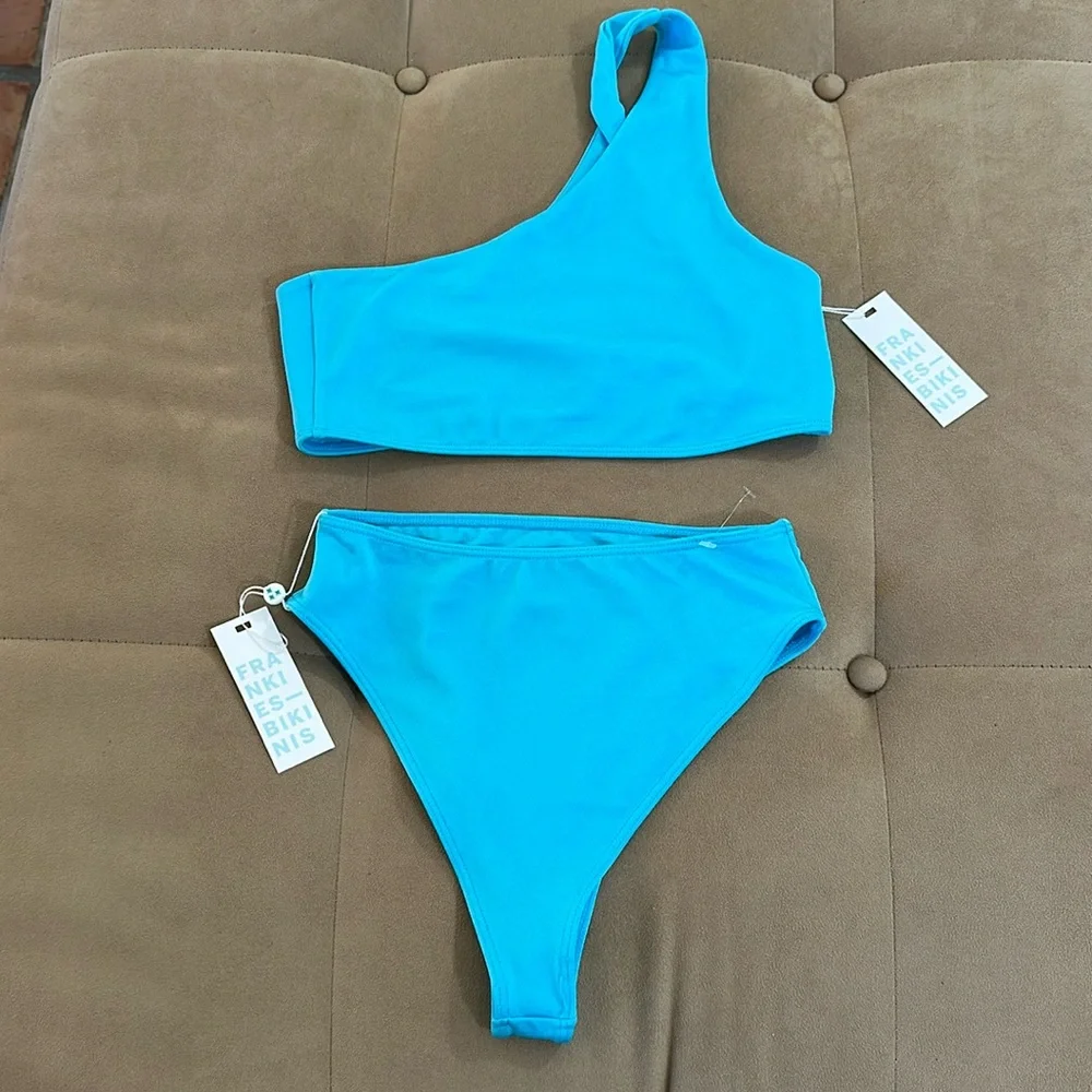 Frankies Bikinis top medium