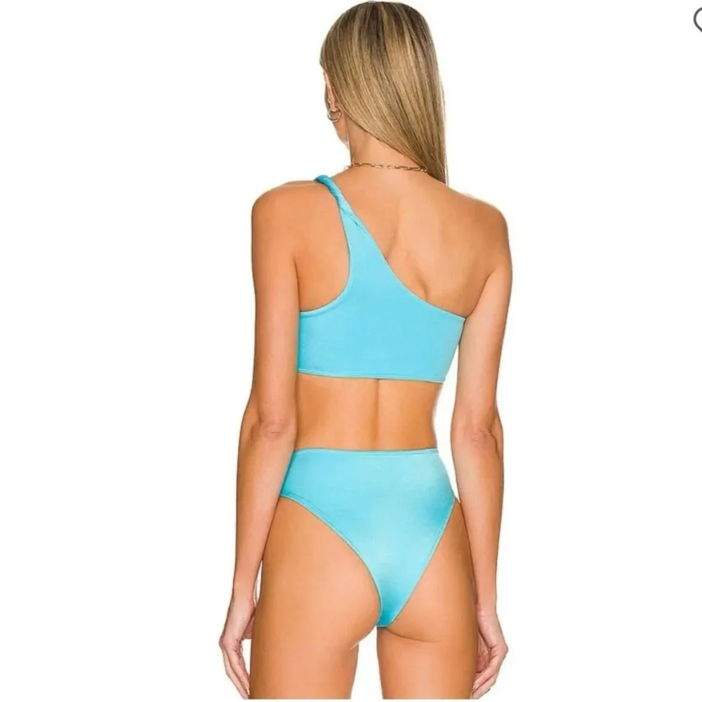 Frankies Bikinis top medium