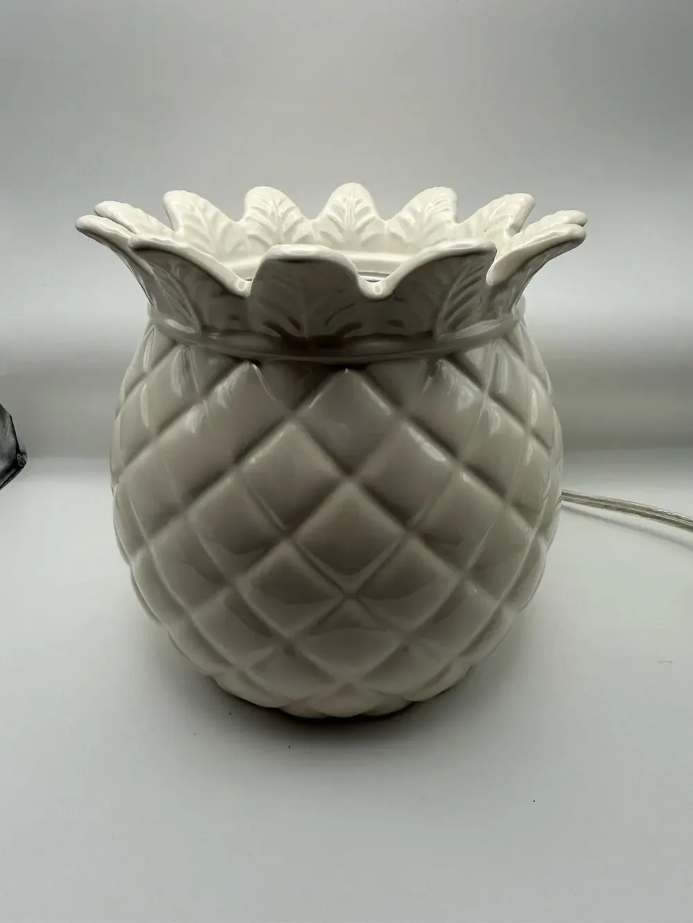 Yankee Candle White Ceramic Pineapple Scenterpiece MeltCup Warmer Tested/Works