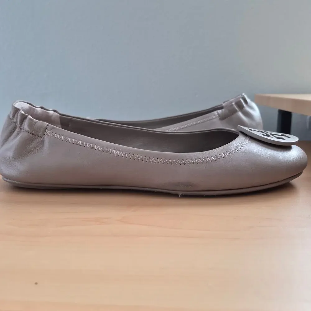 Tory Burch mini travel ballet with logo gray size 9