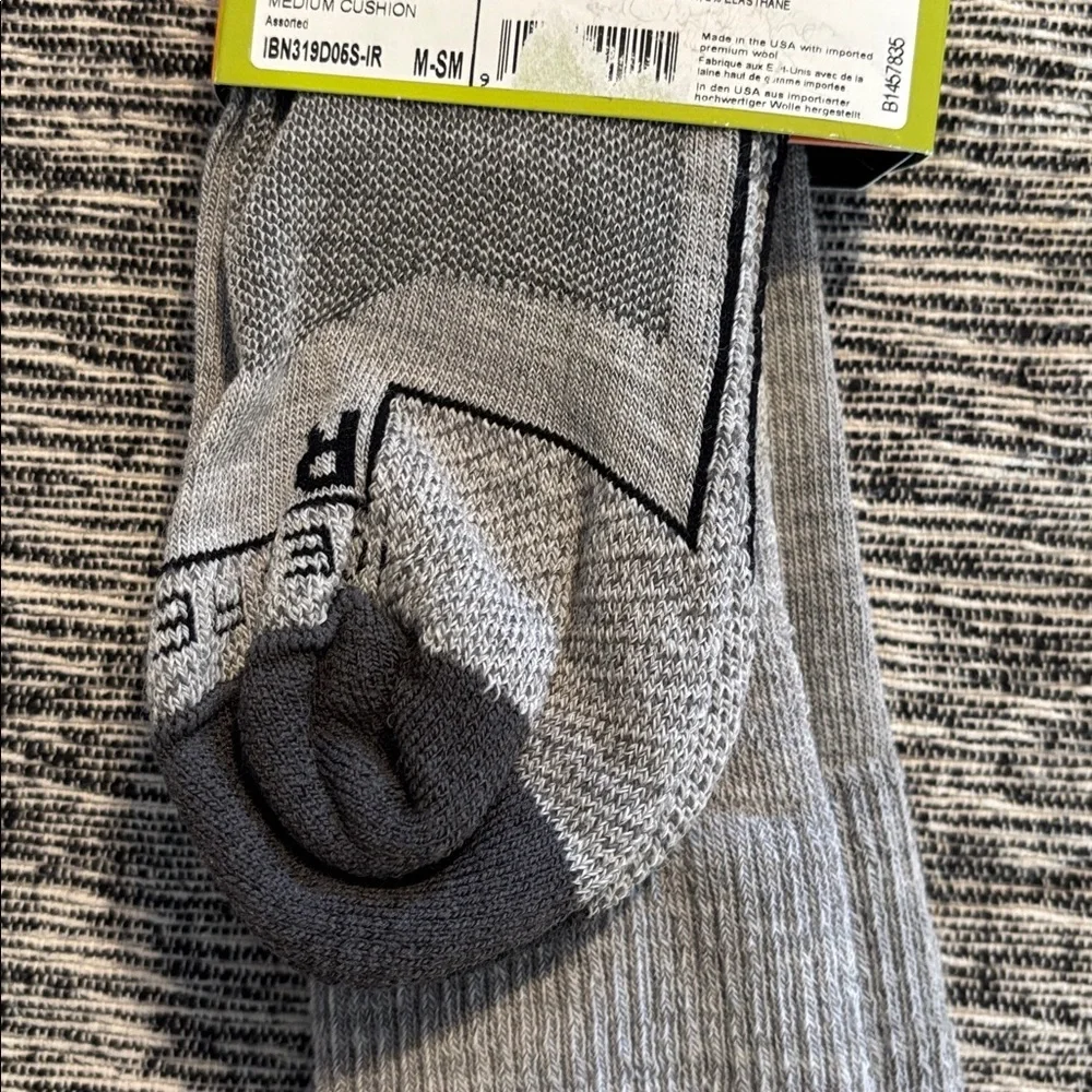 NWT Icebreaker Merino Wool Mens Small Anatomic Hiking Socks