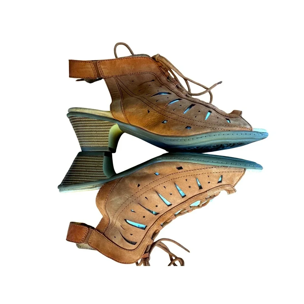 Earth euc leather