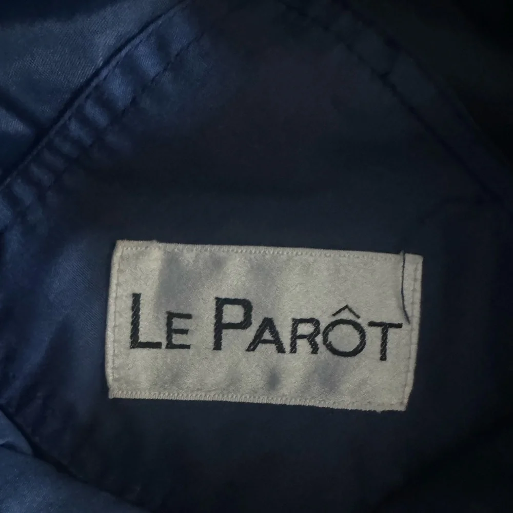 Le Parot any comfortable perfect