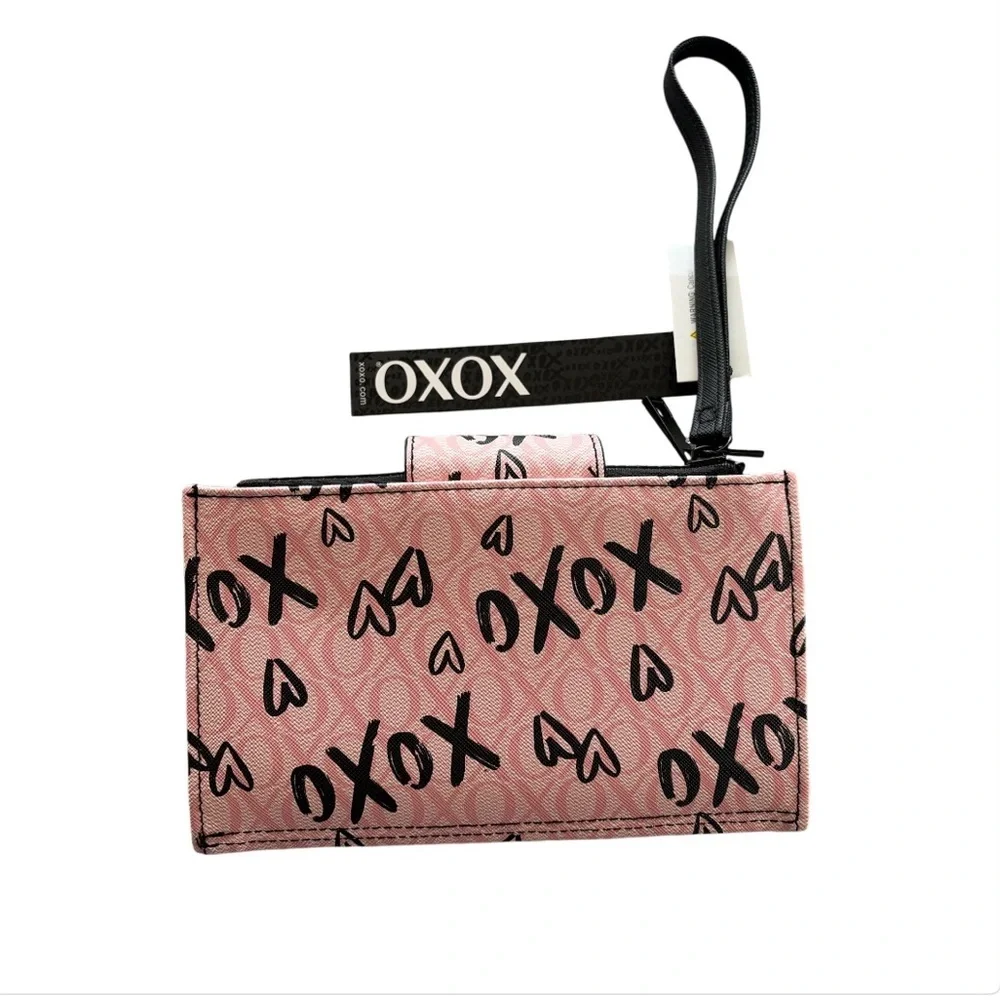 XOXO Pink and Black Patterned Wristlet