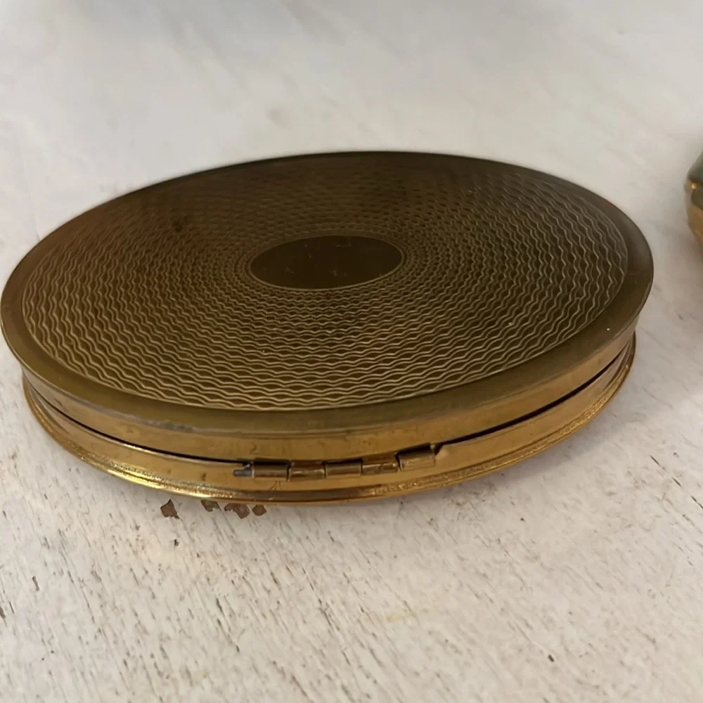 Stratton Of England & Dorset fifth avenue 1940s  Powder compacts