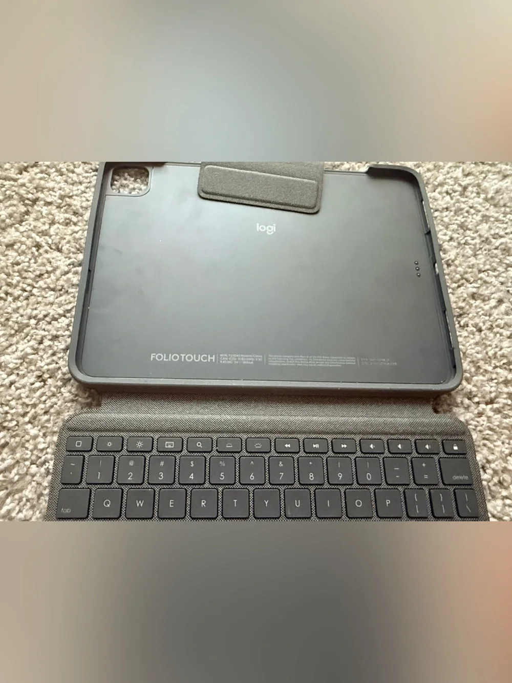 Logitech remove fabric hands