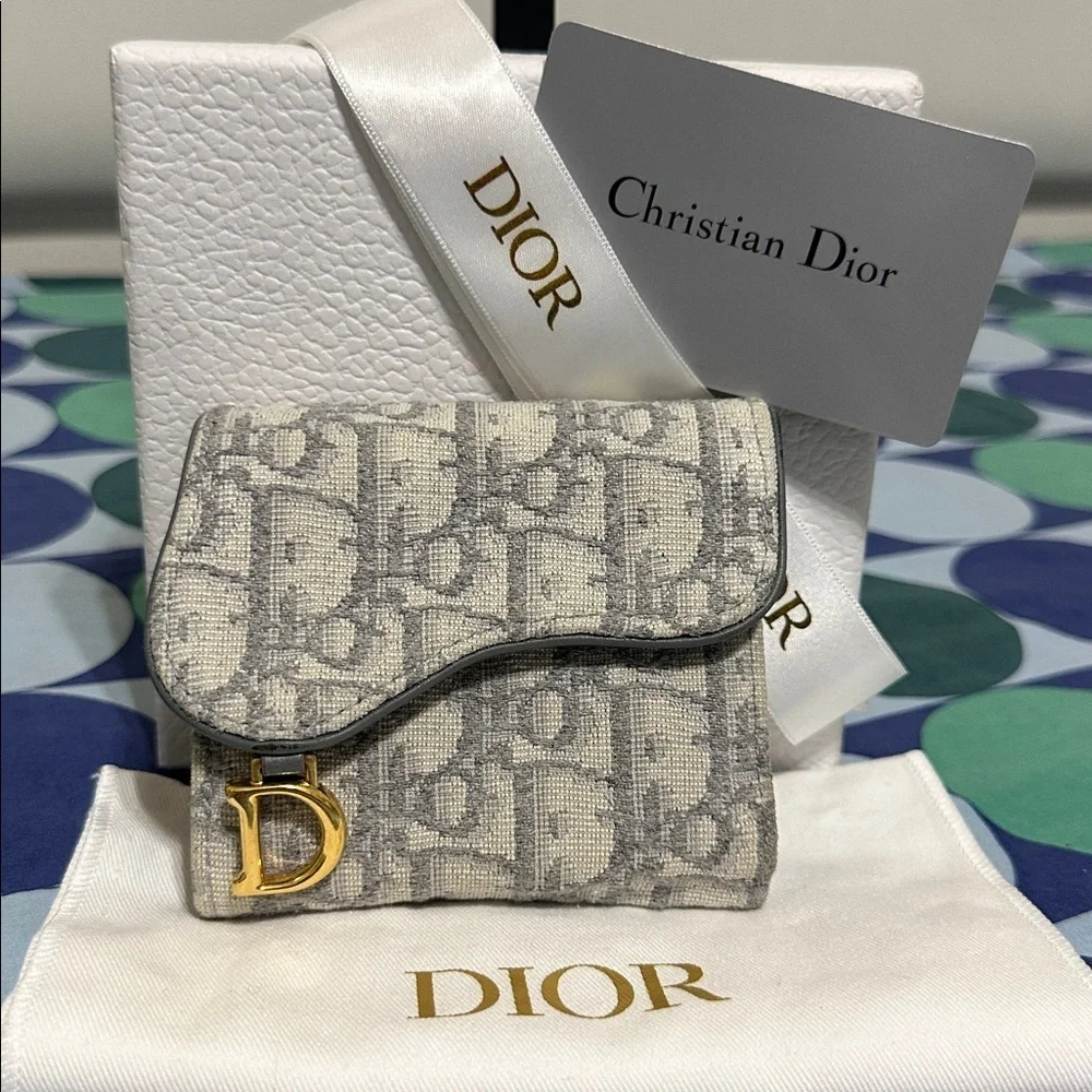 Dior chic wallet