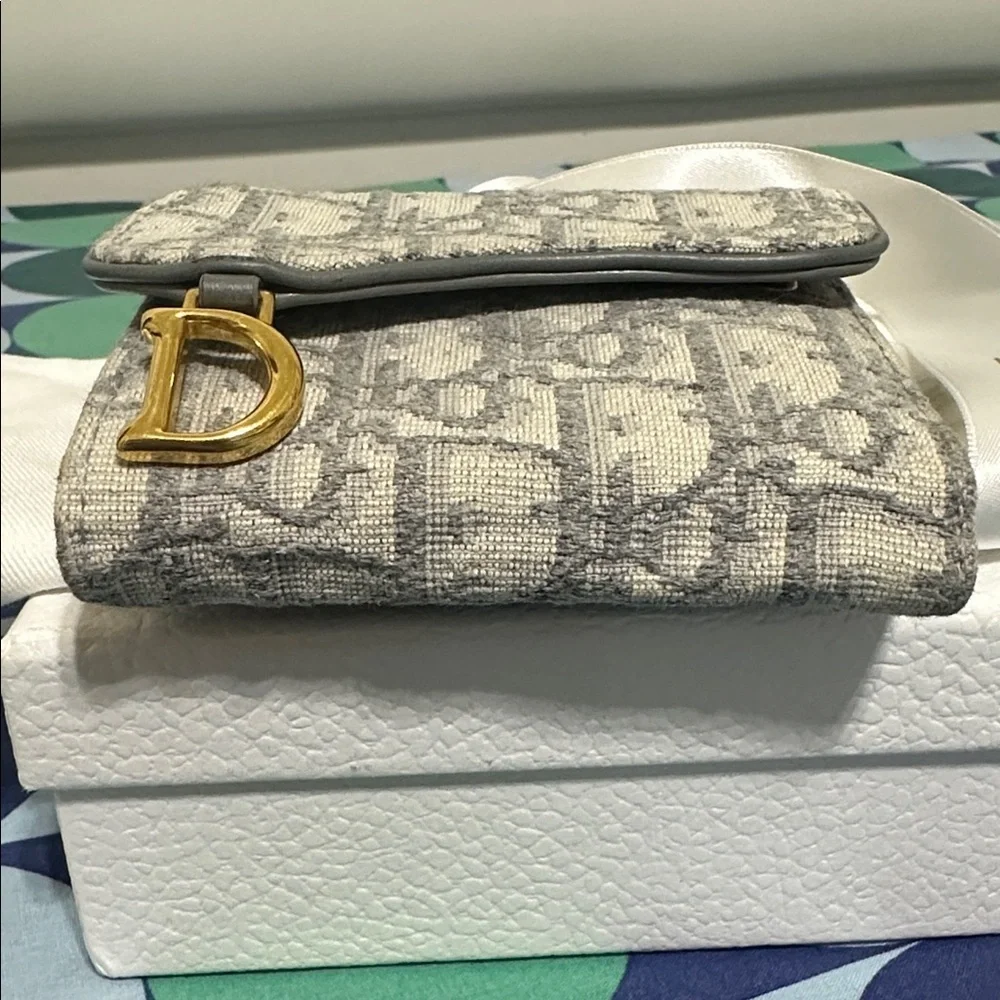 Dior chic wallet