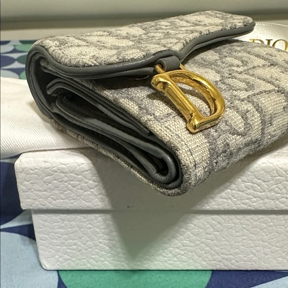 Dior chic wallet