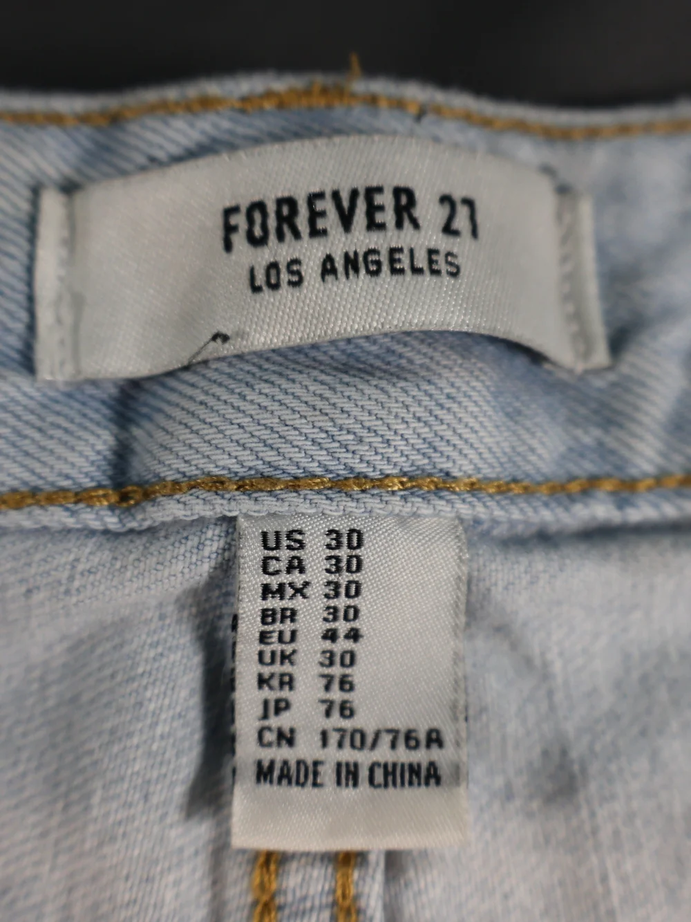 Forever 21 Distressed Denim Shorts –Size 30 #ZLPOGA
