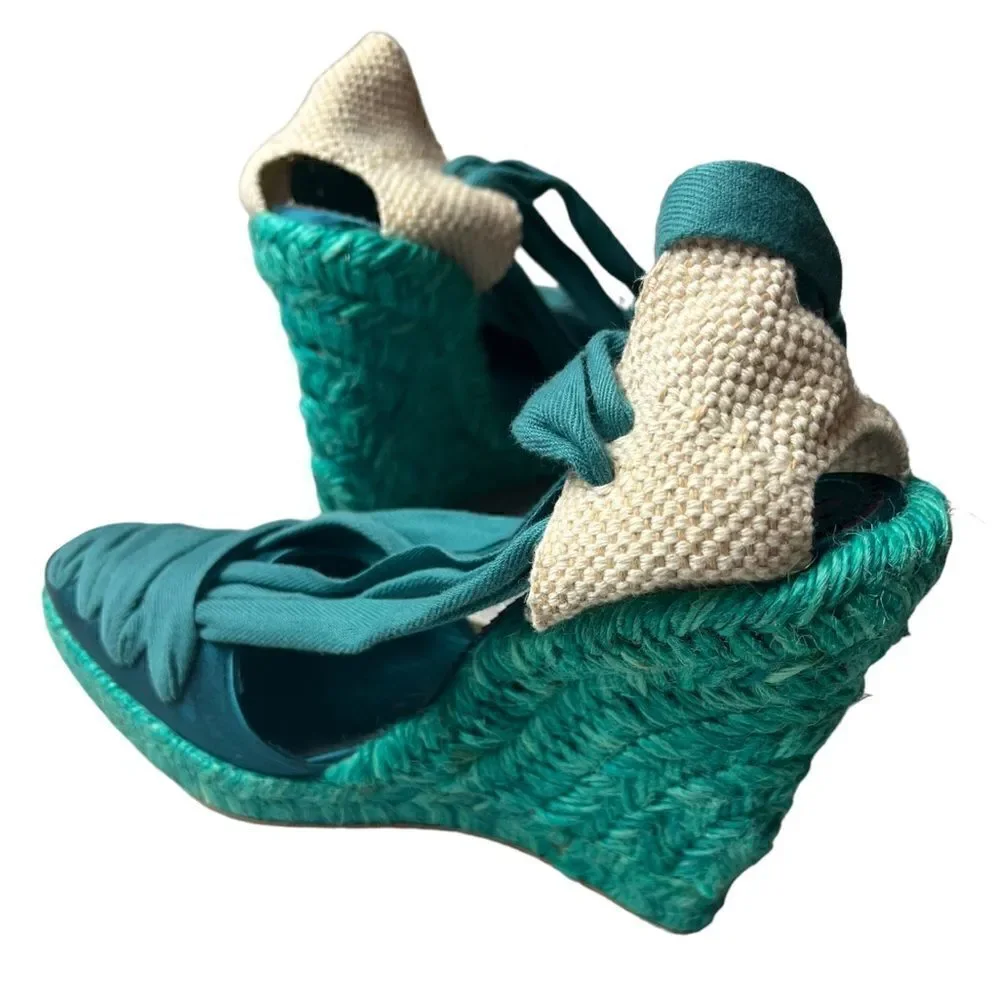 Emanuel Ungaro tags lace