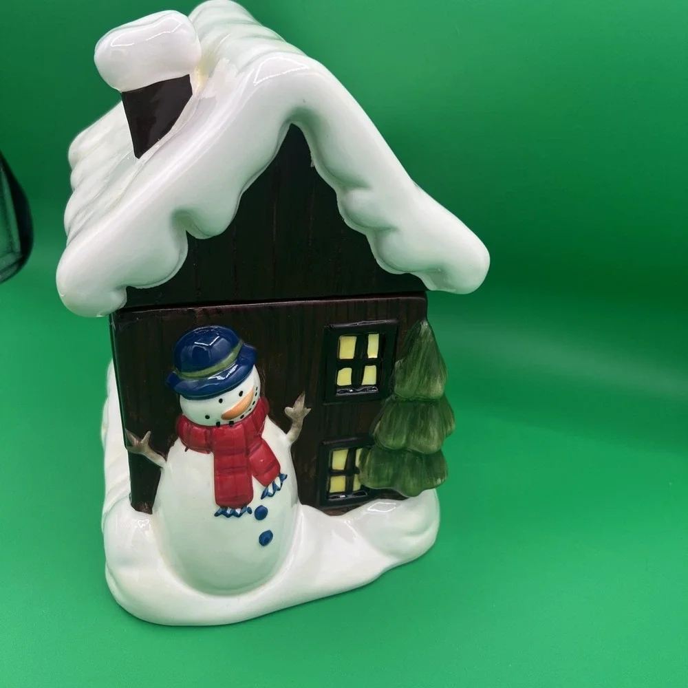 SCM Designs Snow Covered House Ceramic Cookie Jar with snowman tree clean GHA3.