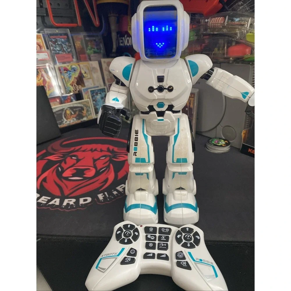 Xtrem Boots Robbie Remote Control Robot Works Great Dances Talks D3