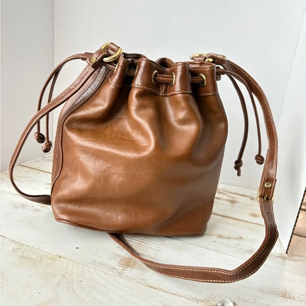 WHITE STAG 90s faux leather bucket bag drawstring crossbody purse caramel brown