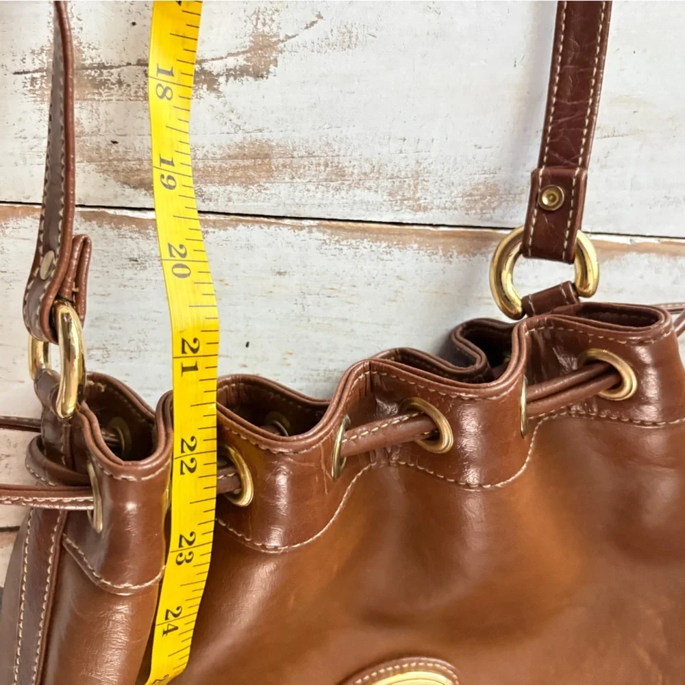 WHITE STAG 90s faux leather bucket bag drawstring crossbody purse caramel brown