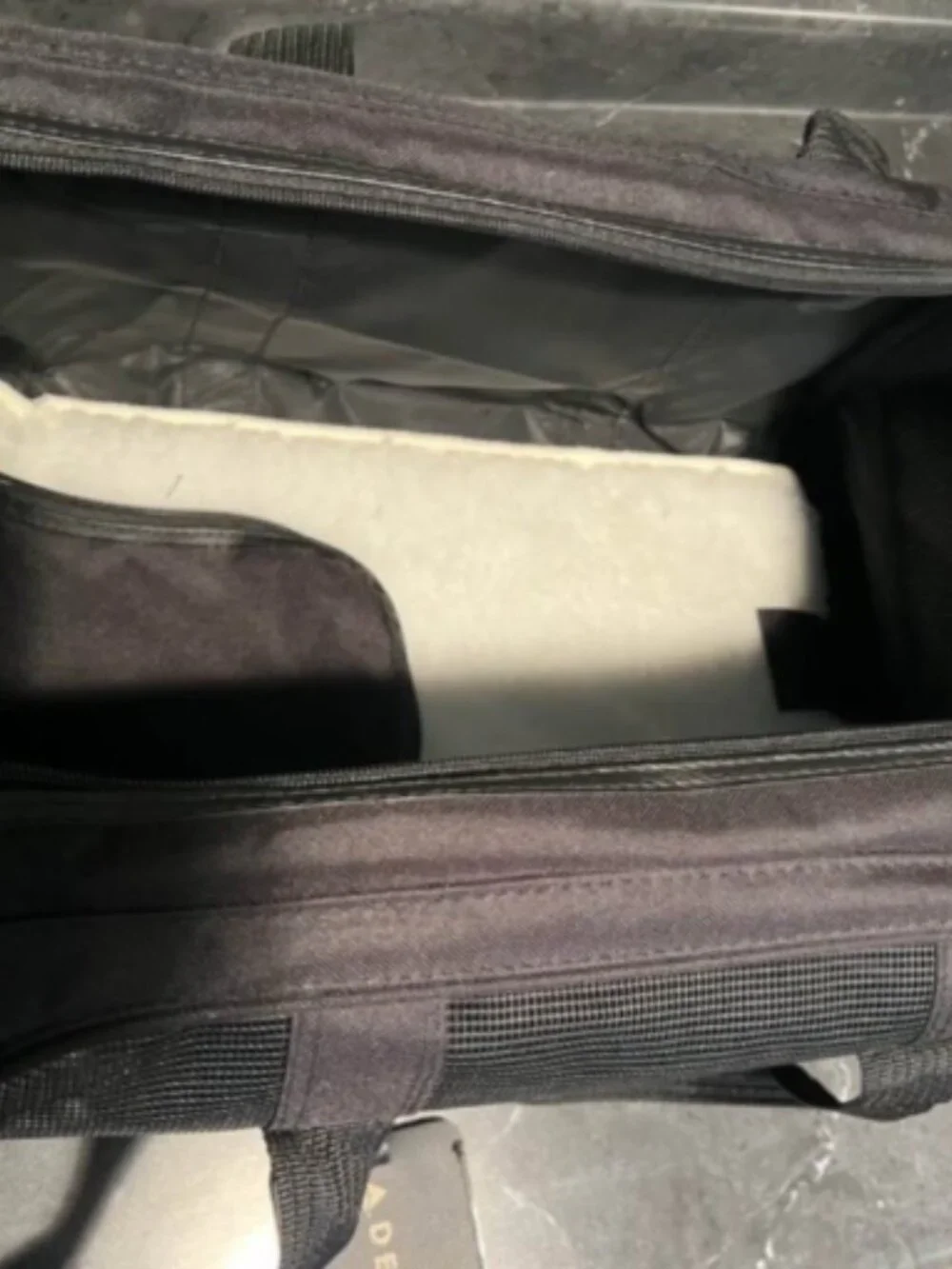 DELTA Pet Carrier for Travel Airline Approved Carrier. Medium