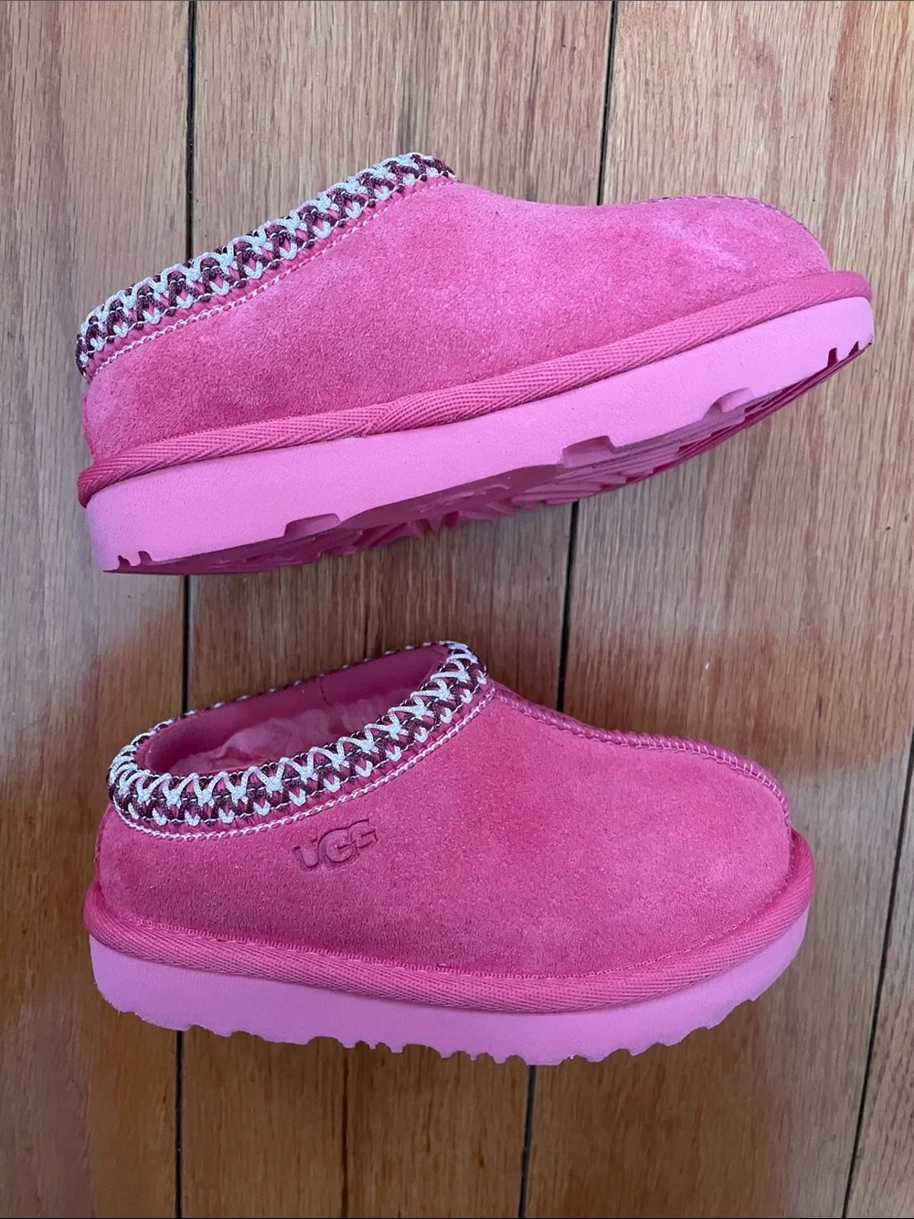 UGG slip off collar