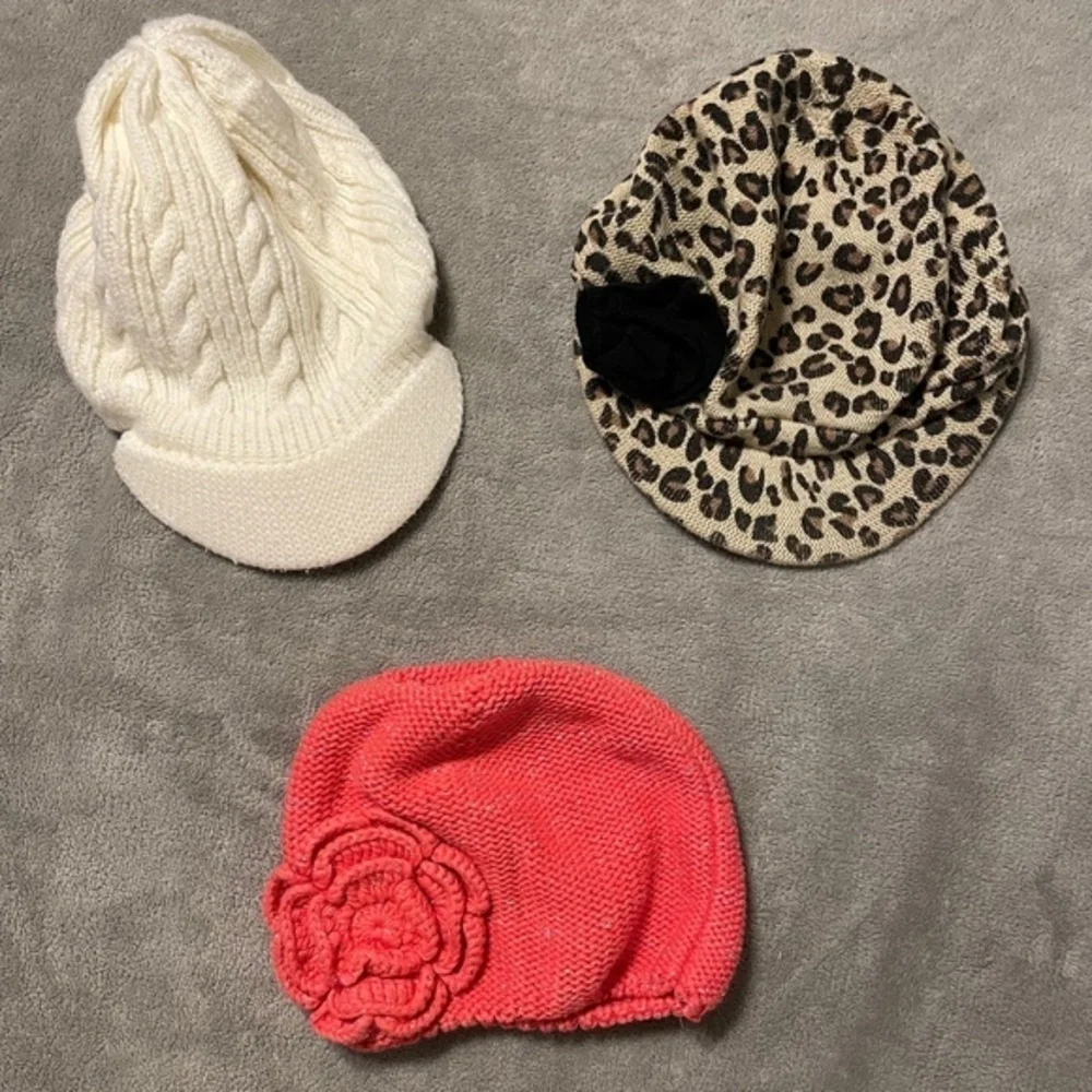 Girls Hat Beanie Set of 3 Size 4-8 Medium Large Coral Leopard Ivory Knitted