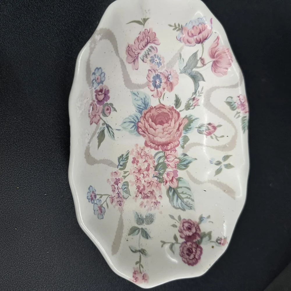 Vintage Ceramic Shabby Rose Soap Dish Rose Bouquet Flowers Collectible