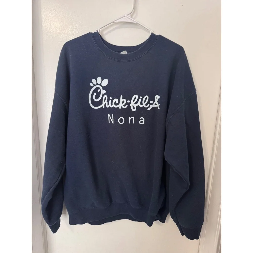Chick-fil-A Nona Navy Blue Crewneck Sweatshirt XL Pullover Logo Graphic