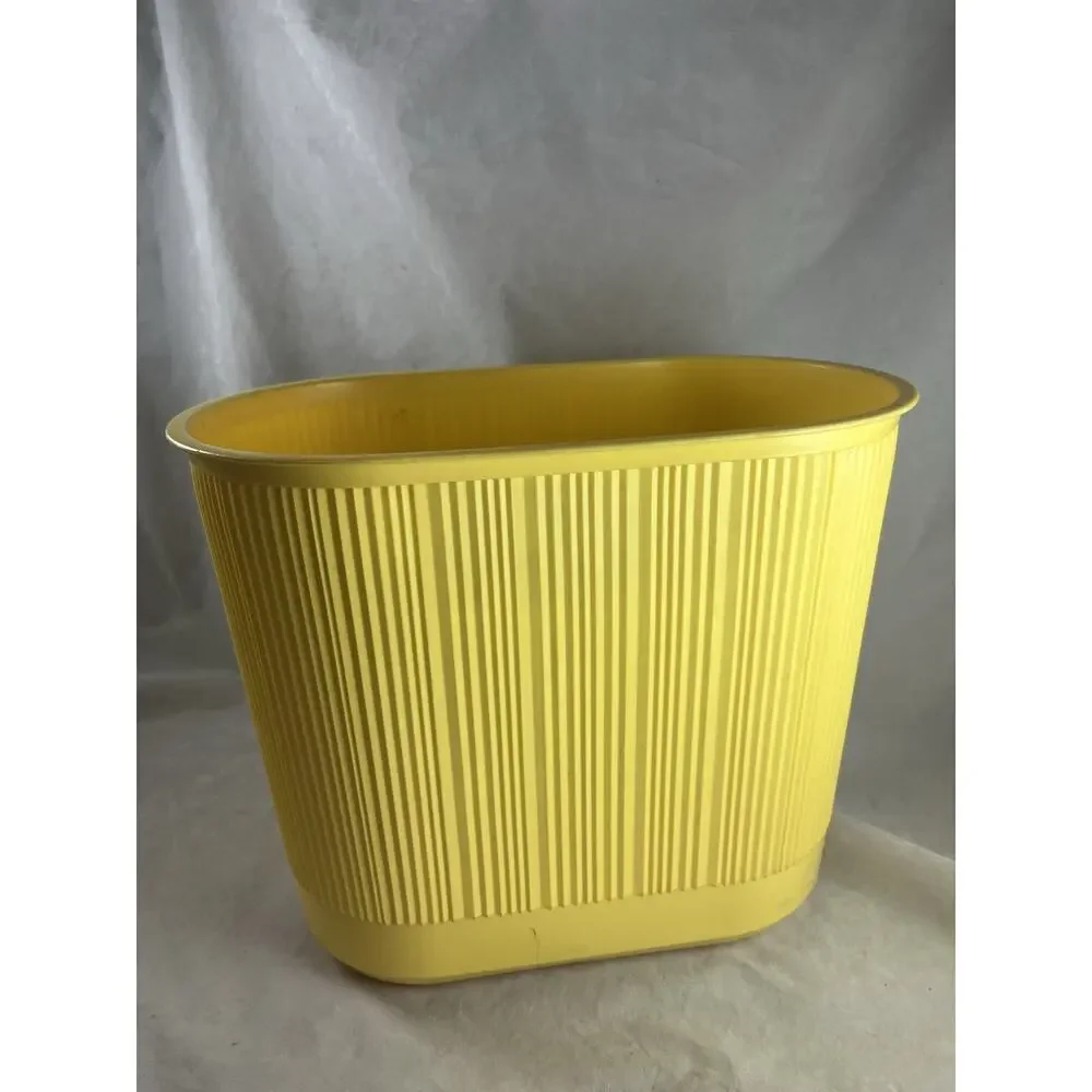 Rubbermaid Ribbed Wastebasket Yellow Trash Can #2954 Vintage 1982