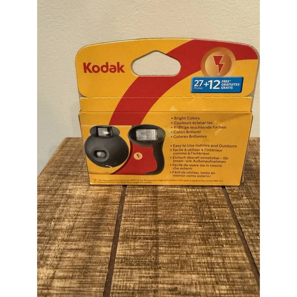 New Kodak 3920949 Fun Saver Single Use Camera with Flash (Yellow/Red)